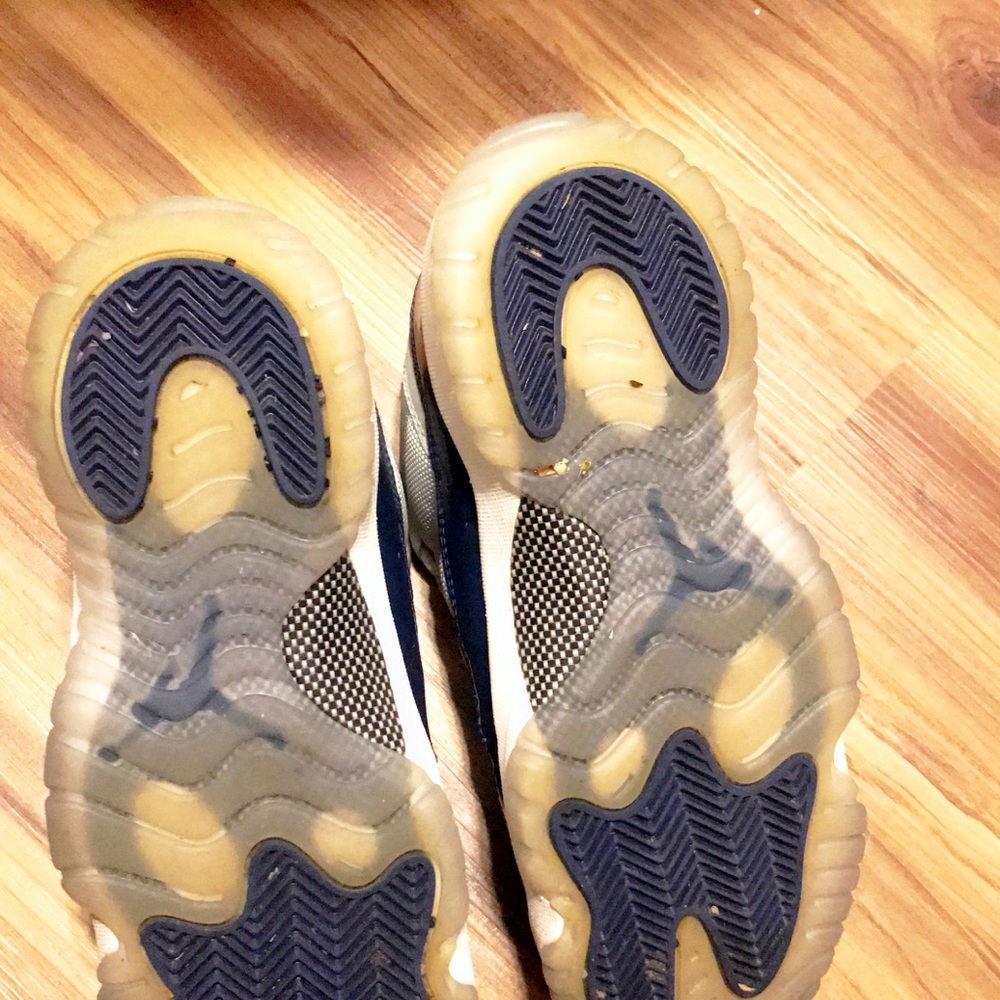 Sneakers - Picture 4 of 4